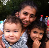 Leyla en haar kinderen Ernesto Serdar en Defne Naz.